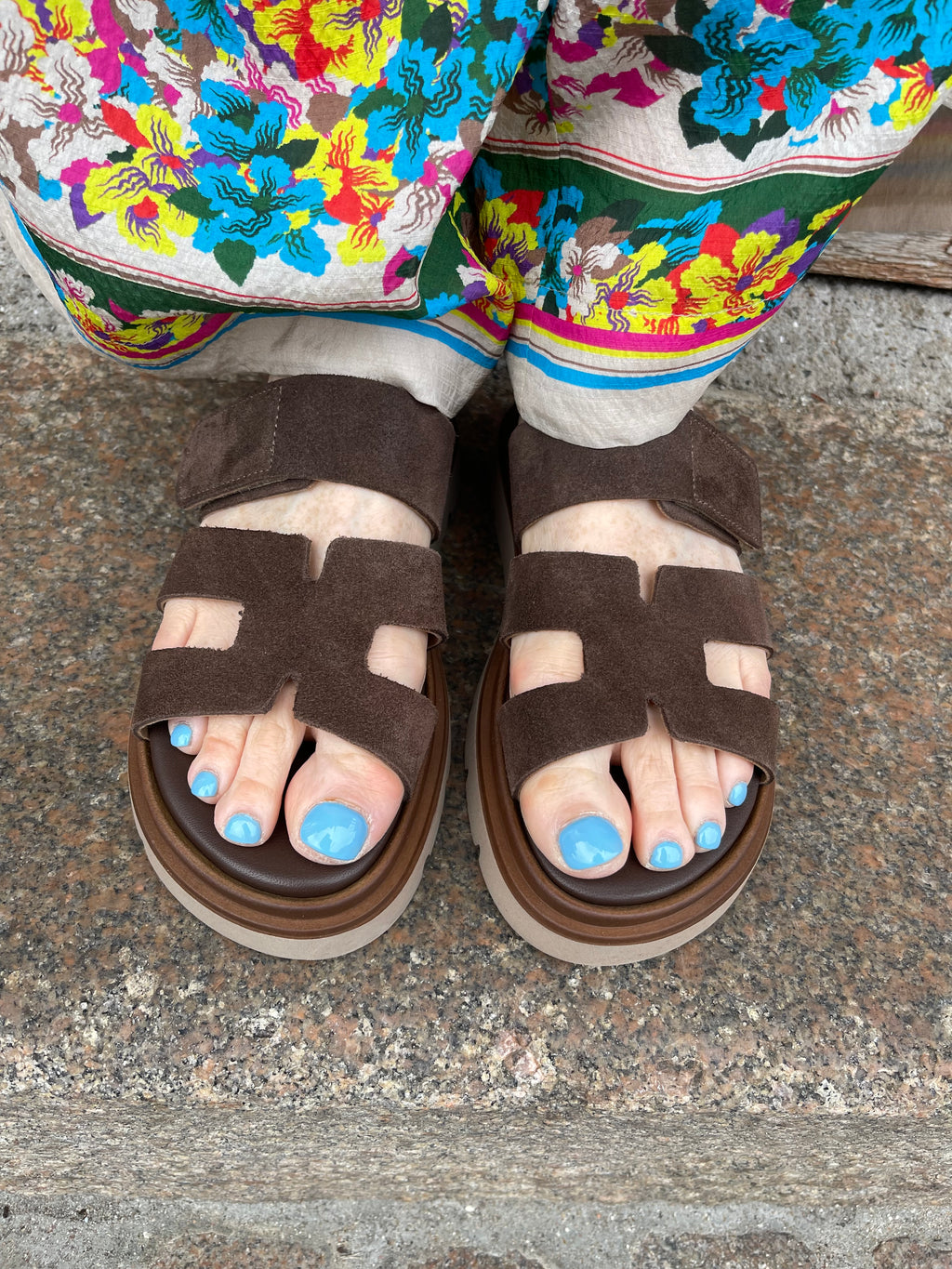 Slippers i brun ruskind