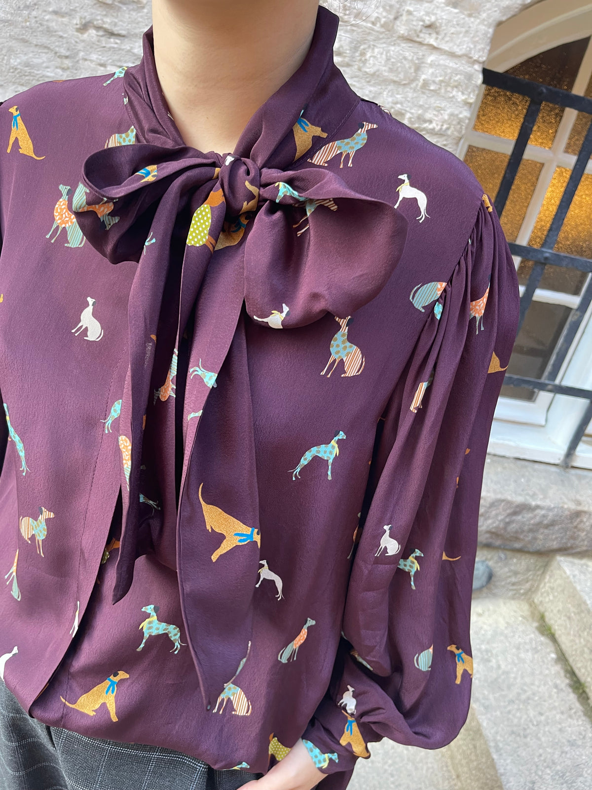 Italiensk “hunde” skjorte
