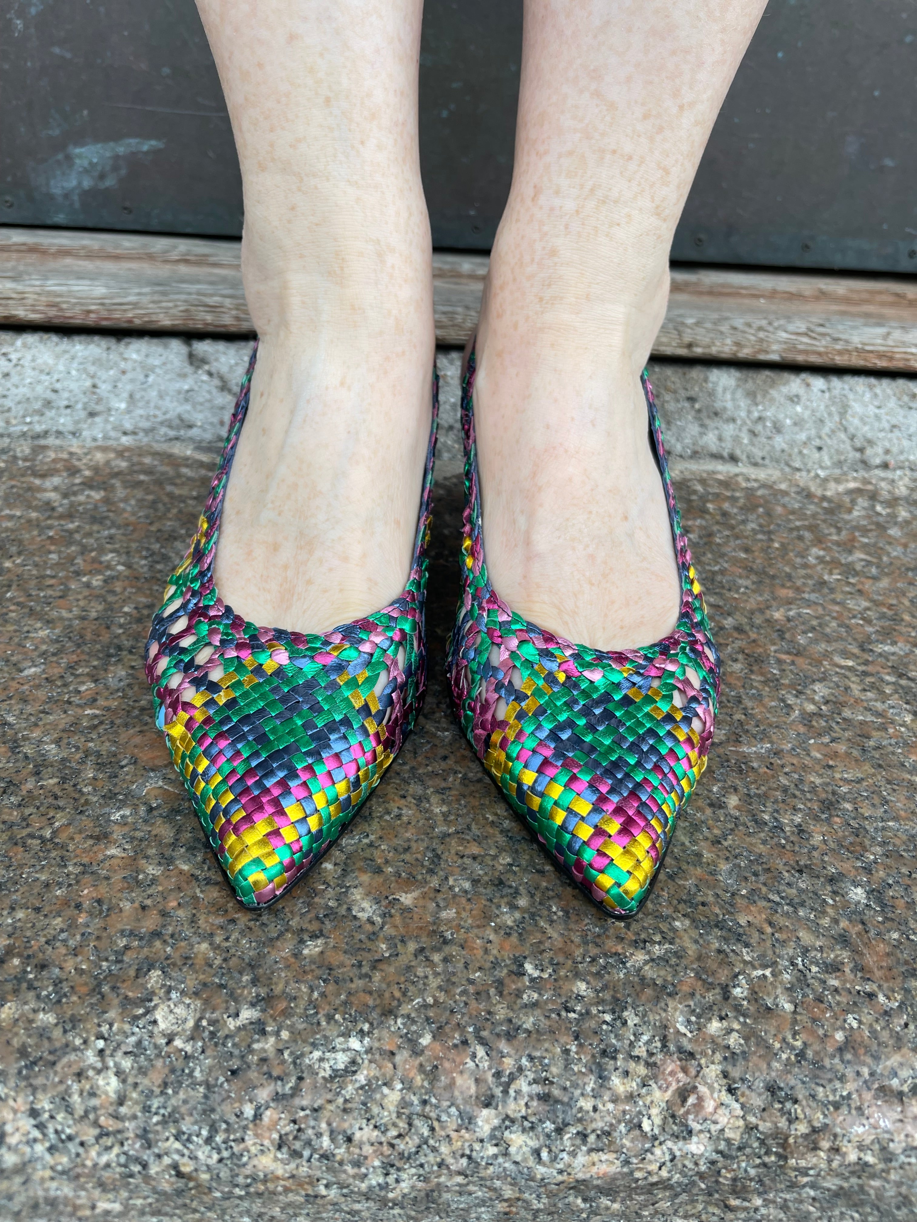 Pump med slingback i metalic farver