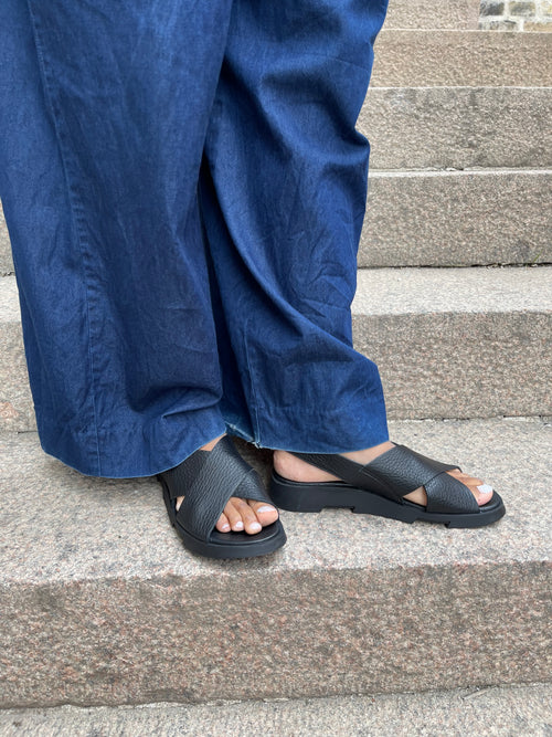 Arche Vakzoo sort sandal