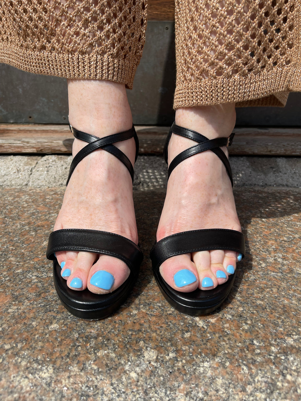 Sort sandal med plateau