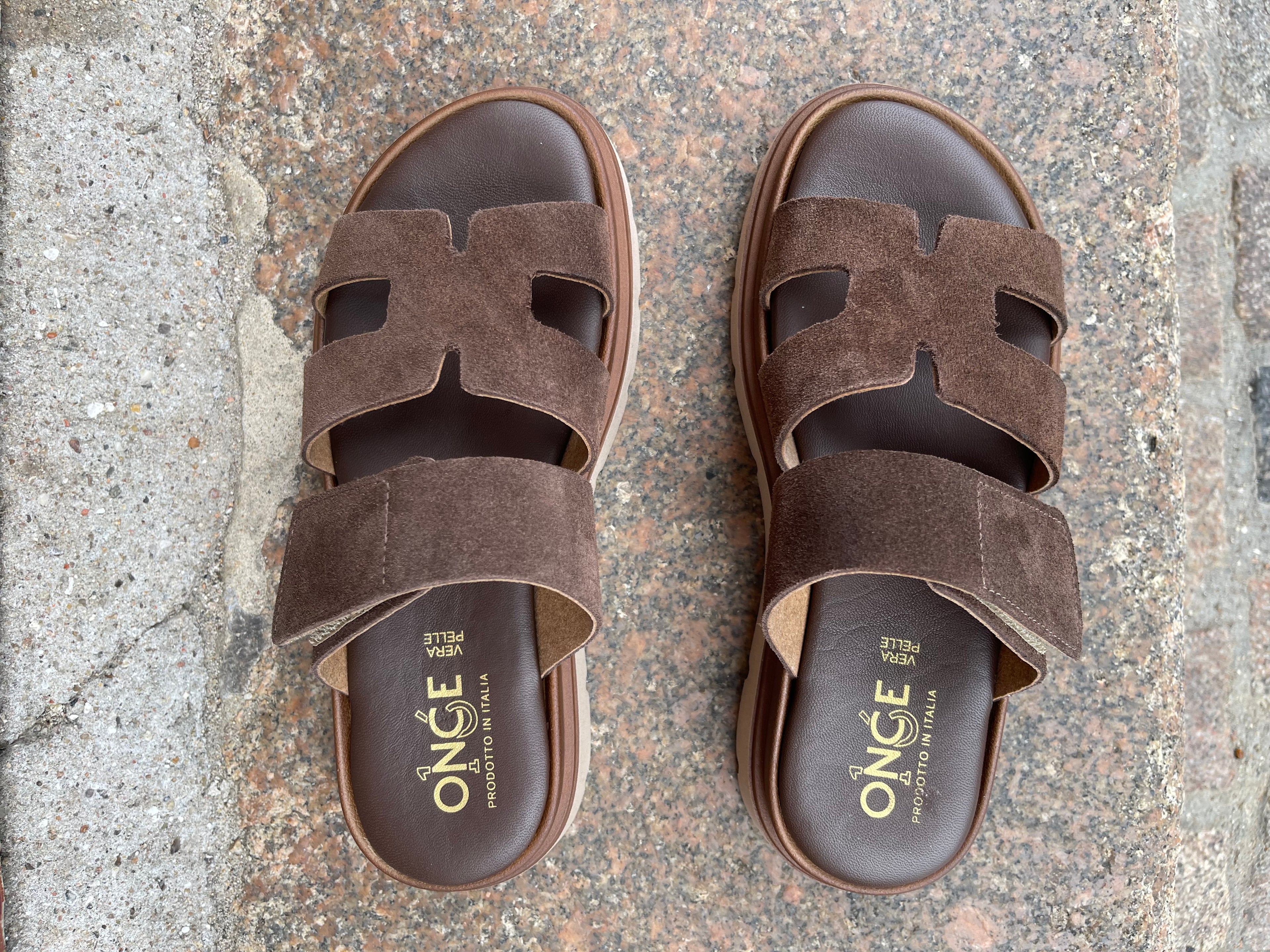 Slippers i brun ruskind