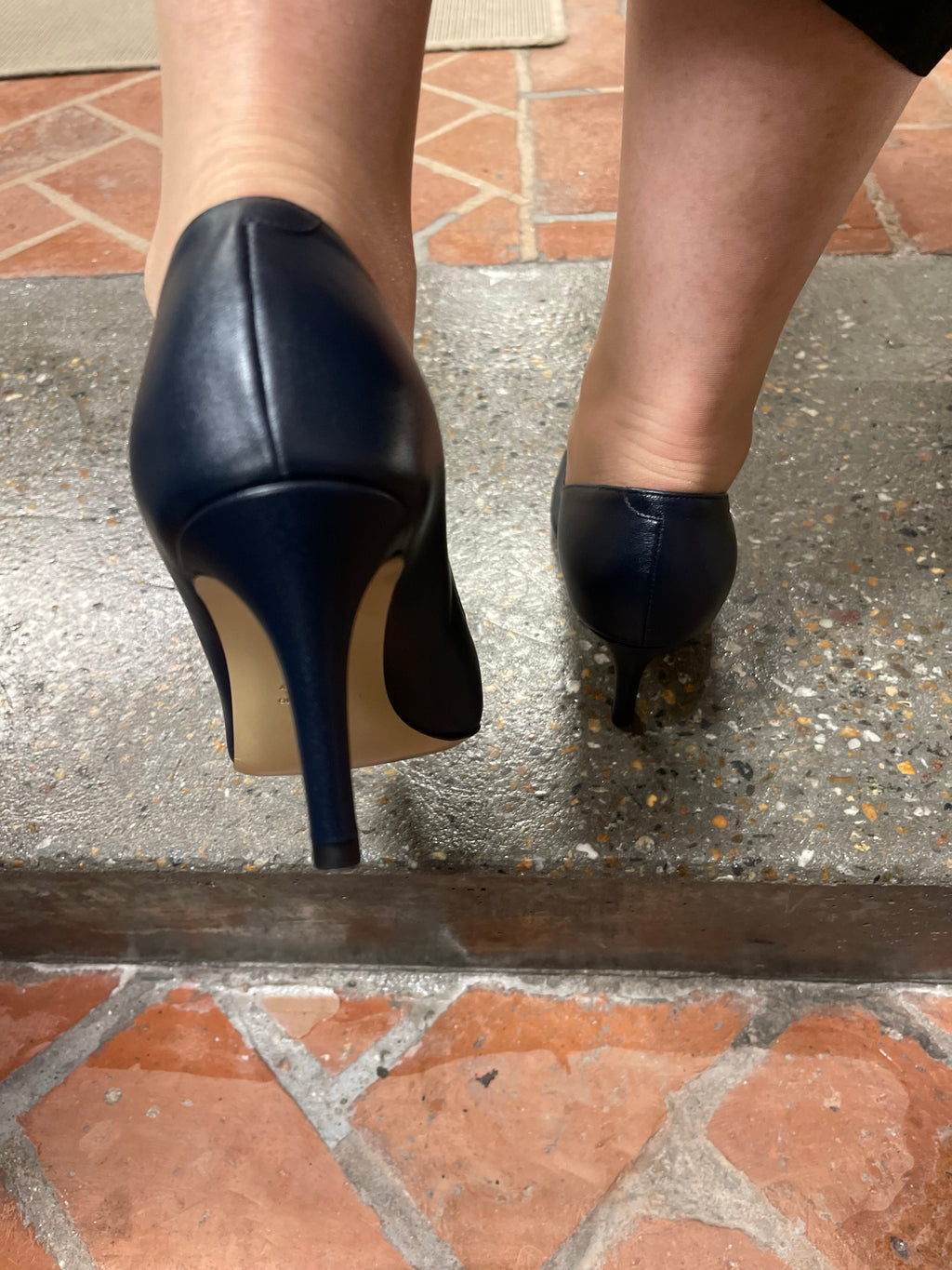 To-farvet Elata Pump