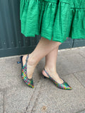 Pump med slingback i metalic farver
