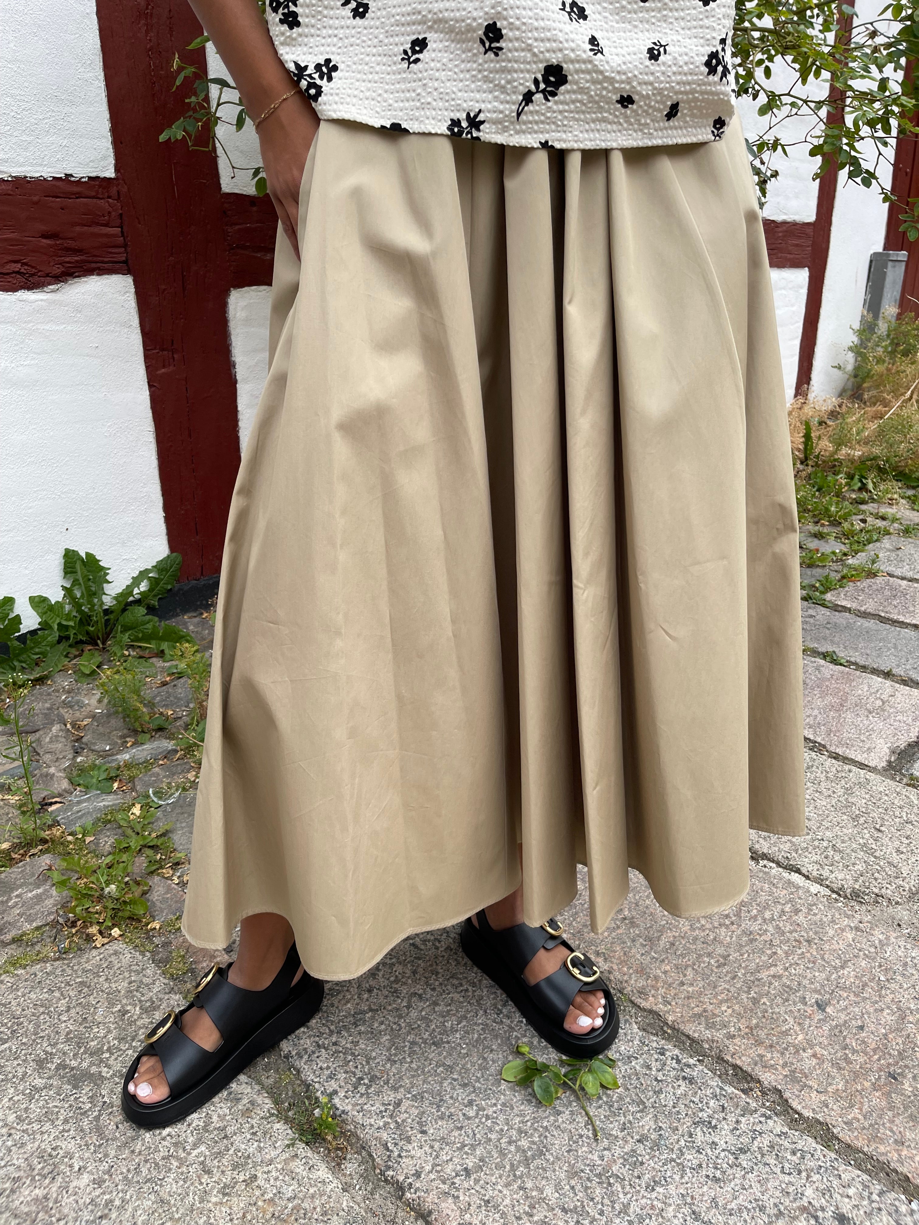 Aspesi nederdel i beige