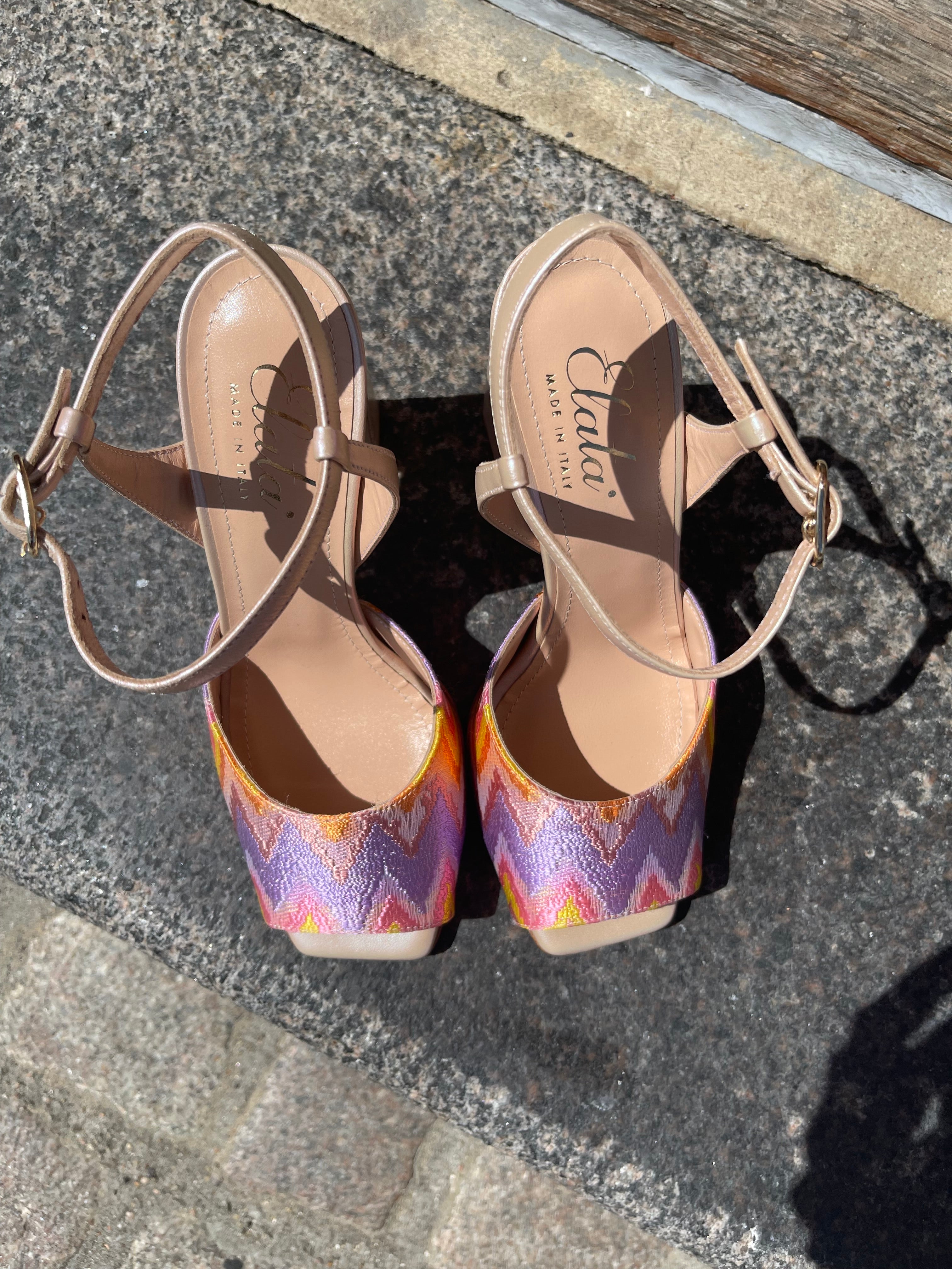 Elata ZigZag sandal