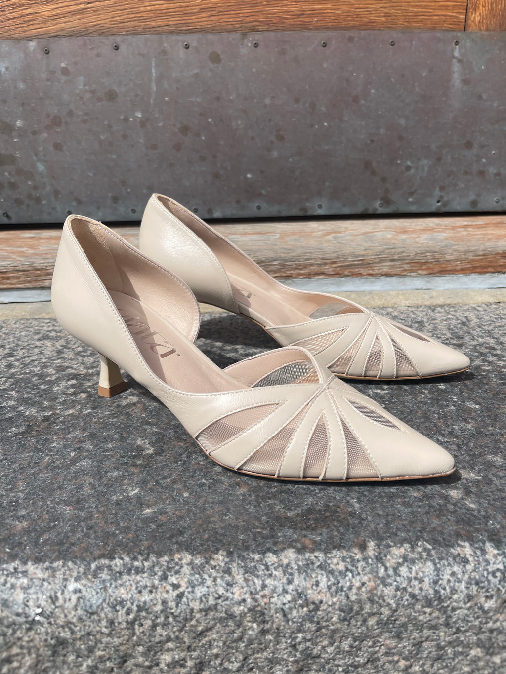 Elata Soft Sable