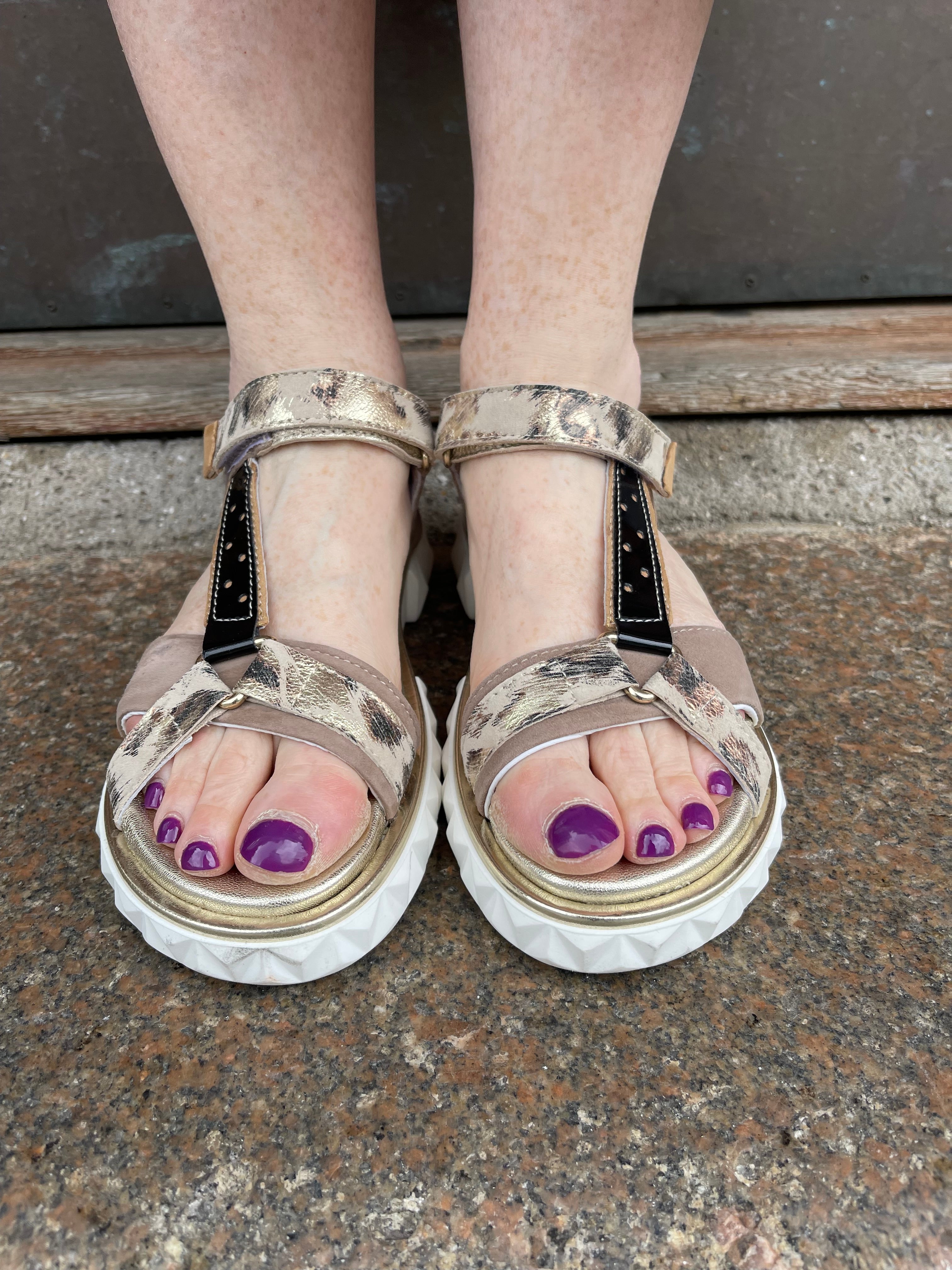 Nis Taupe sandal