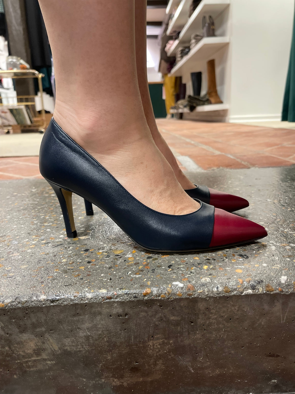 To-farvet Elata Pump
