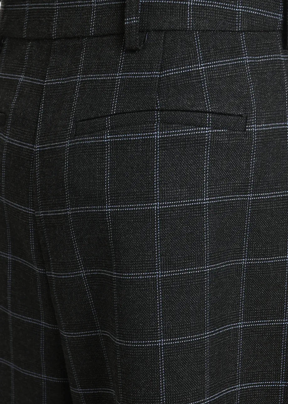 Esentiel Kreme Shorts