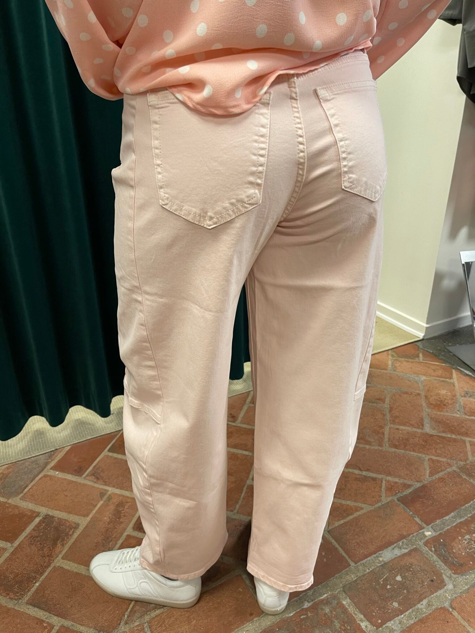 Lyserød barrel jeans